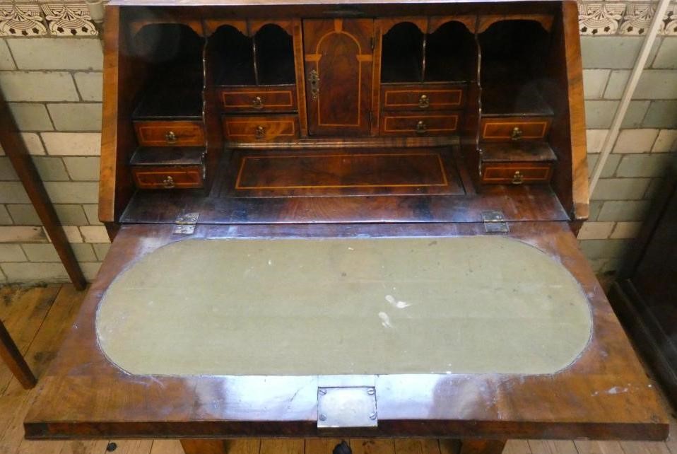 A GEORGIAN WALNUT BUREAU Image