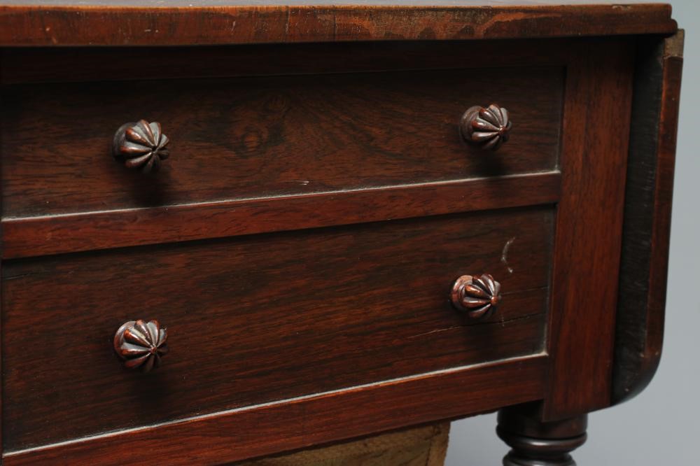 A WILLIAM IV ROSEWOOD WORK TABLE Image