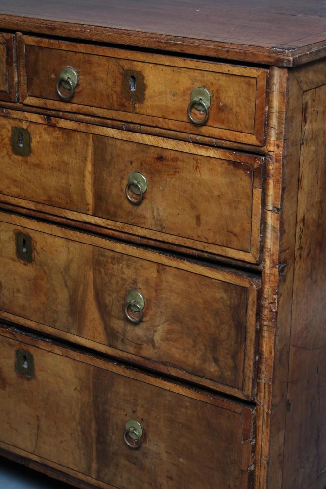 A GEORGIAN WALNUT CHEST Image