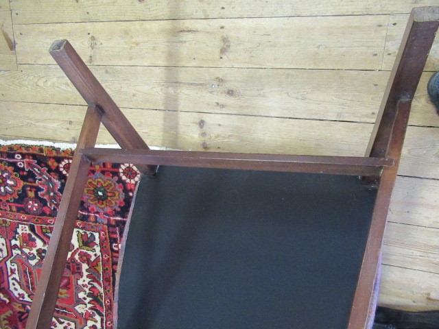 A SET OF EIGHT GEORGIAN MAHOGANY DINING CHAIRS (6+2) Image
