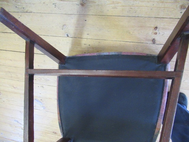 A SET OF EIGHT GEORGIAN MAHOGANY DINING CHAIRS (6+2) Image