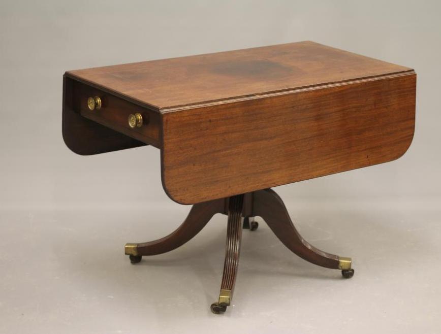 A MAHOGANY PEMBROKE TABLE Image