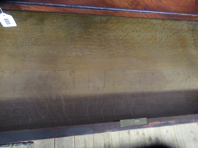 A GEORGIAN MAHOGANY BUREAU BOOKCASE Image