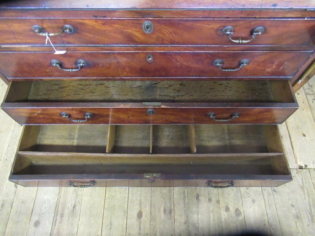 A GEORGIAN MAHOGANY BUREAU BOOKCASE Image