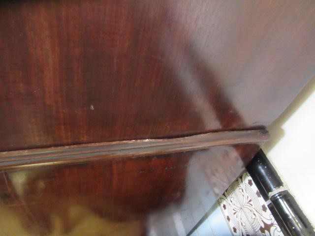 A GEORGIAN MAHOGANY BUREAU BOOKCASE Image