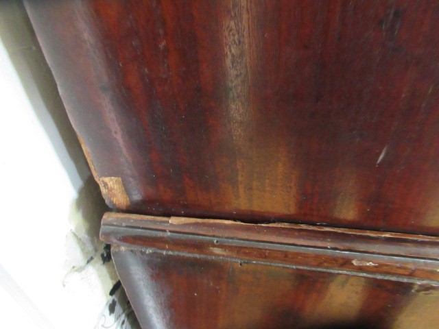 A GEORGIAN MAHOGANY BUREAU BOOKCASE Image