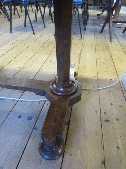 AN EARLY VICTORIAN BURR OAK LIBRARY TABLE Image