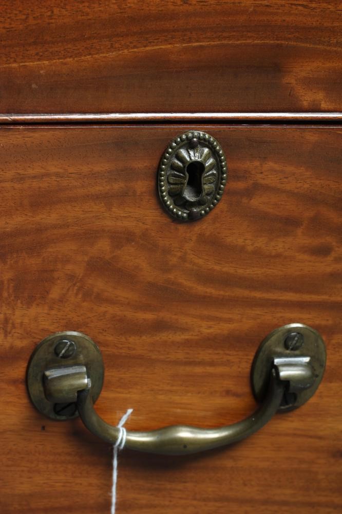 A MAHOGANY CELLARETTE Image