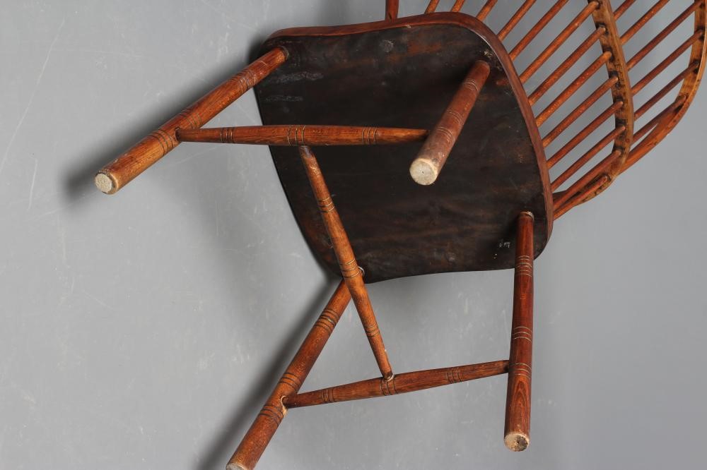 A HIGH HOOP BACK WINDSOR ARMCHAIR Image
