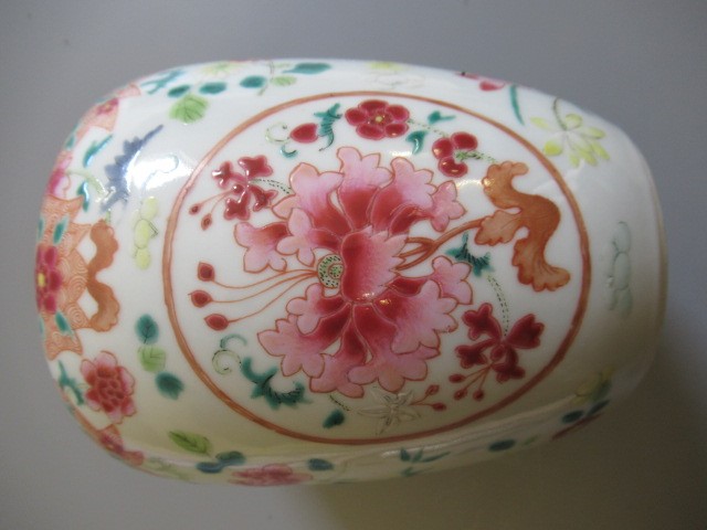 A CHINESE PORCELAIN FAMILLE ROSE JAR of ovoid form painted with roundels of peonies on a scattered Image