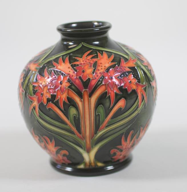 A MOORCROFT POTTERY VASE Image