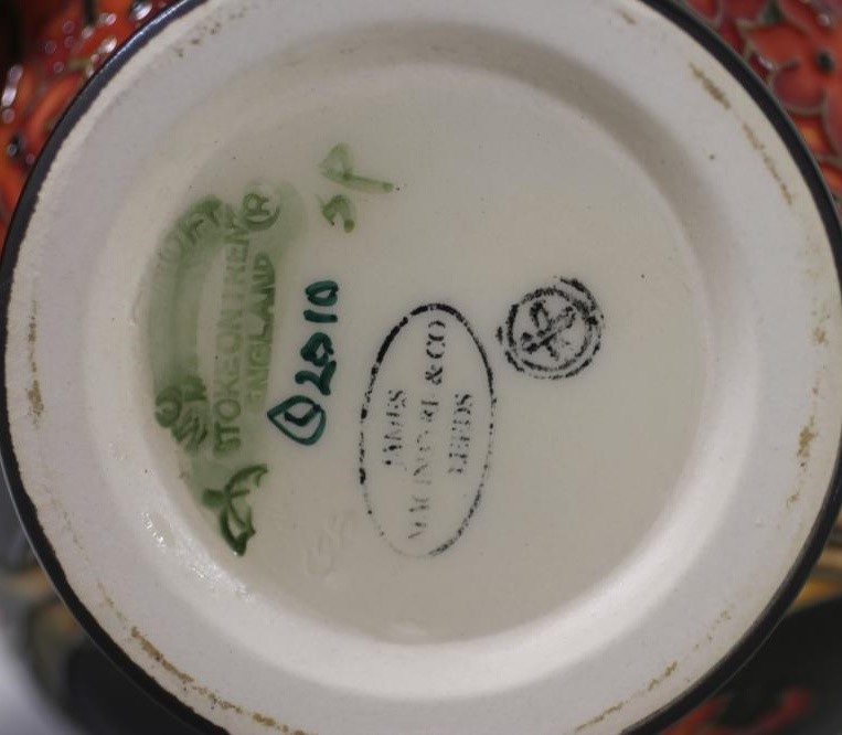 A MOORCROFT POTTERY VASE Image