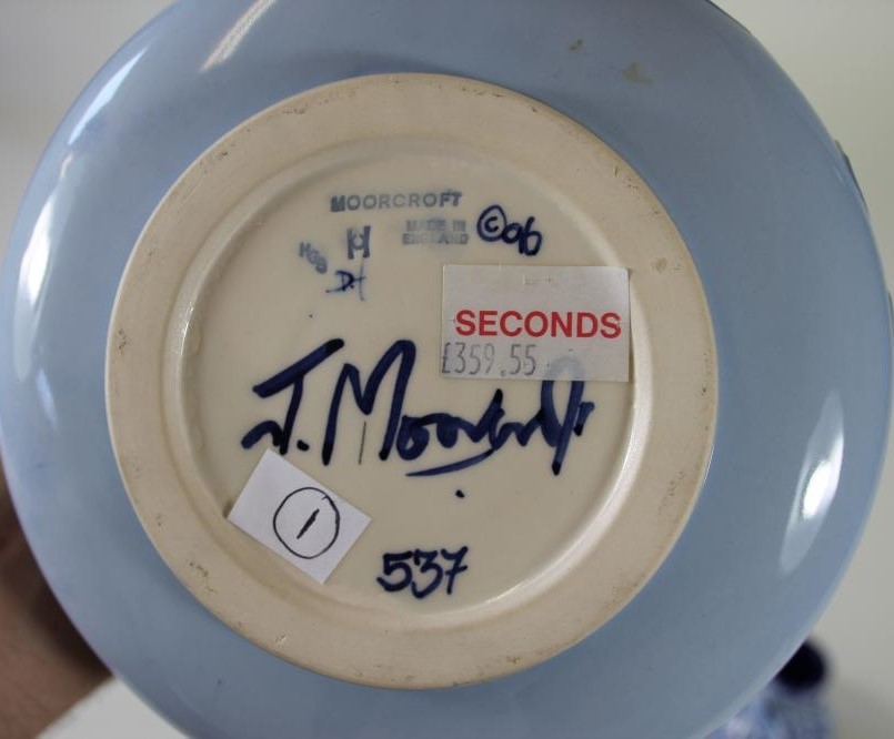 A MOORCROFT POTTERY FLORIAN "YACHT" PATTERN VASE Image