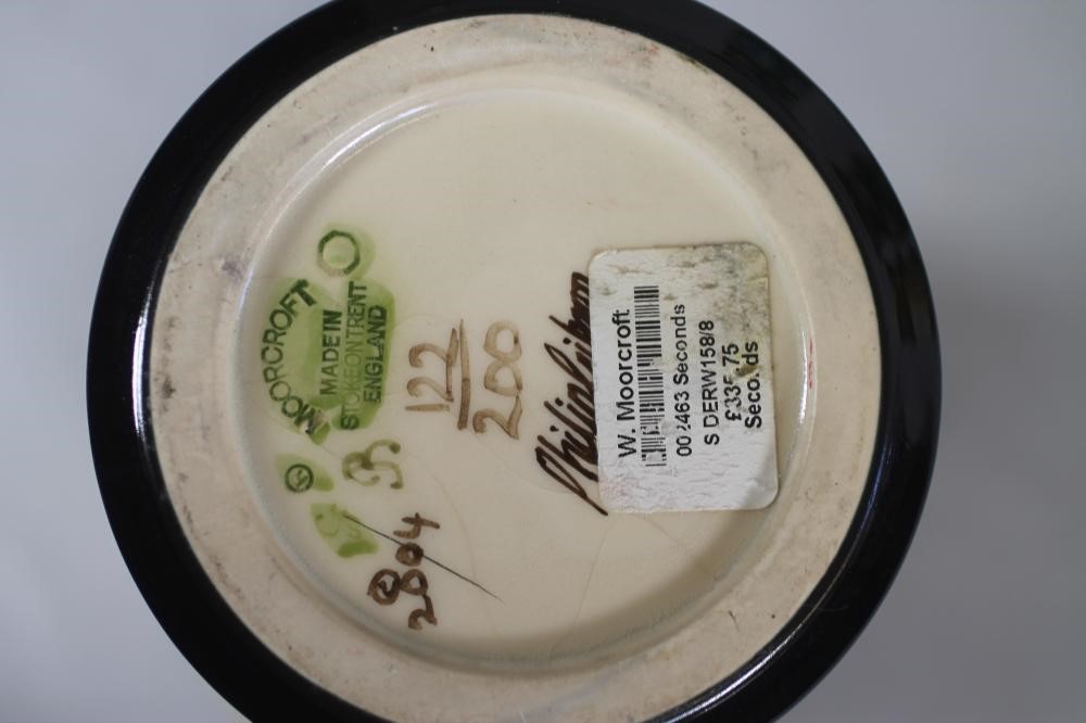 A MOOCROFT POTTERY COLLECTOR'S CLUB "VICTORIANA" PATTERN VASE Image