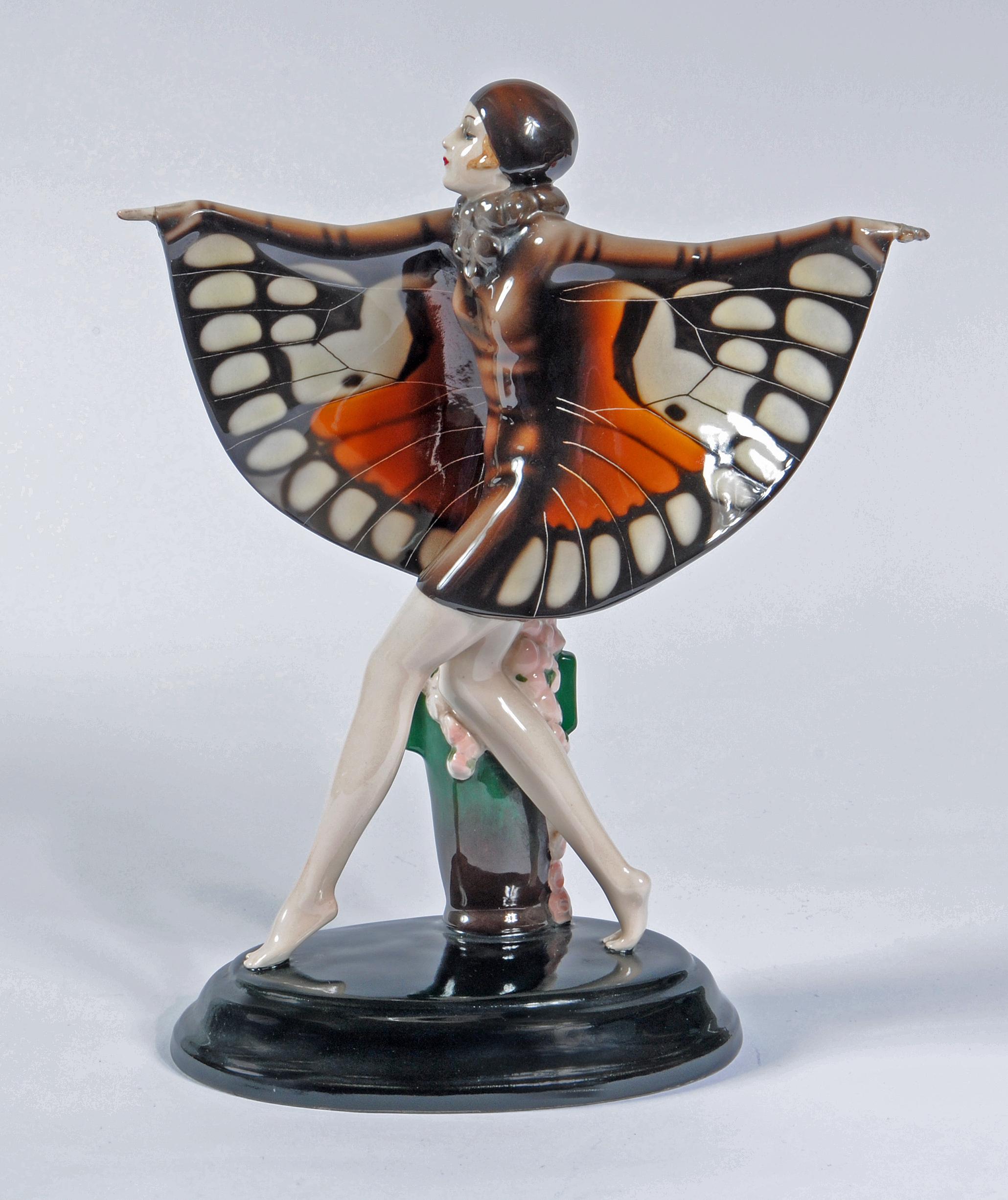 A GOLDSCHEIDER EARTHENWARE ART DECO FIGURE Image