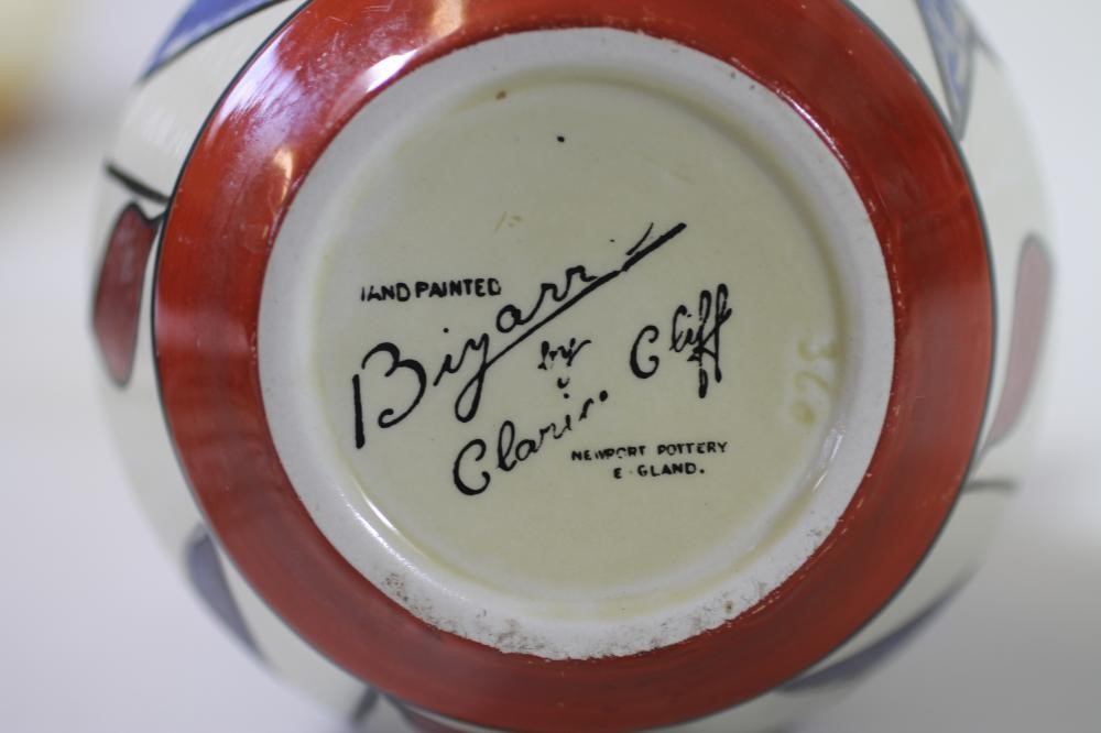 A CLARICE CLIFF NEWPORT POTTERY BIZARRE VASE Image