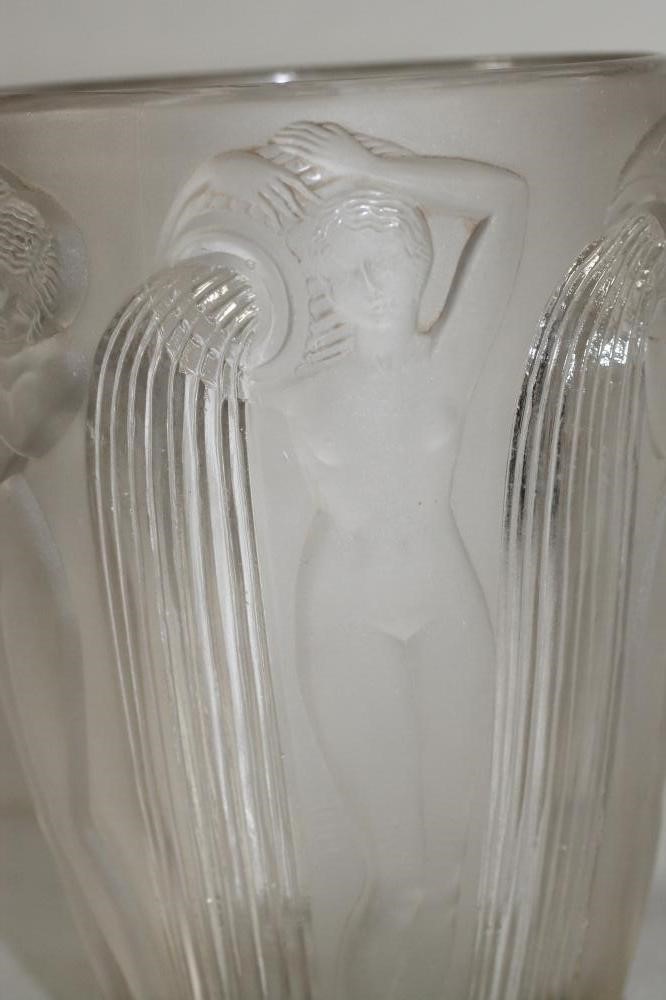 A LALIQUE CLEAR AND FROSTED GLASS VASE Image