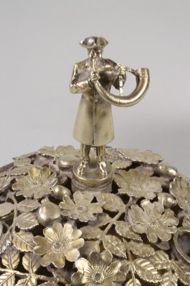 A PAIR OF SILVER GILT "RIPON CENTREPIECES" Image