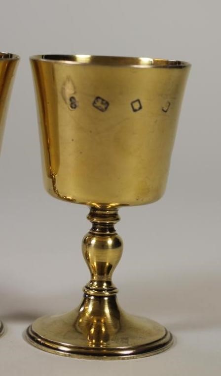 A PAIR OF SILVER GILT GOBLETS Image