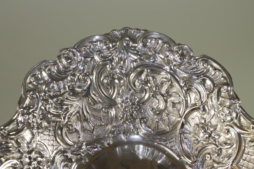 A LATE VICTORIAN SILVER SWEETMEAT DISH Image