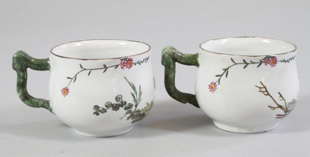 A PAIR OF FAIENCE CUSTARD CUPS Image