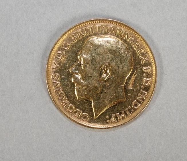 AN EDWARD VII HALF GOLD SOVEREIGN Image