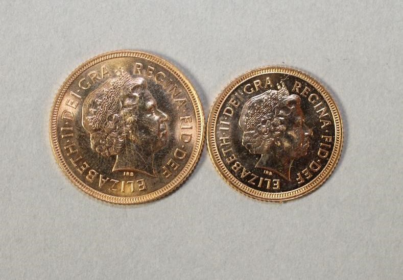 AN ELIZABETH II GOLD SOVEREIGN AND HALF SOVEREIGN 2000 Image