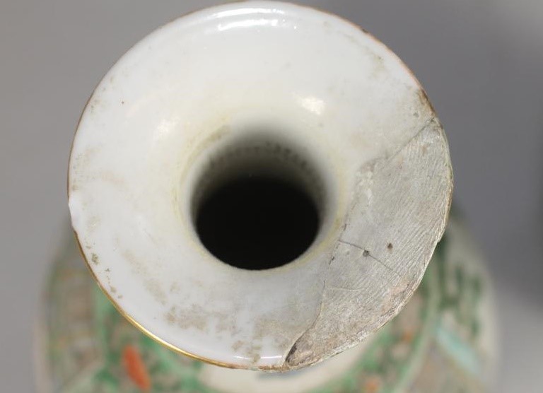 TWO CHINESE PORCELAIN VASES Image