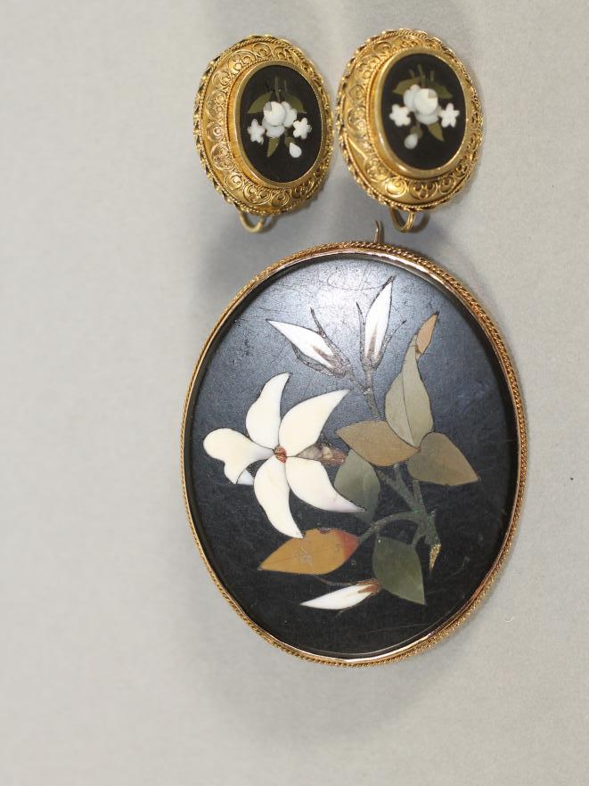 A VICTORIAN PIETRA DURA BROOCH Image