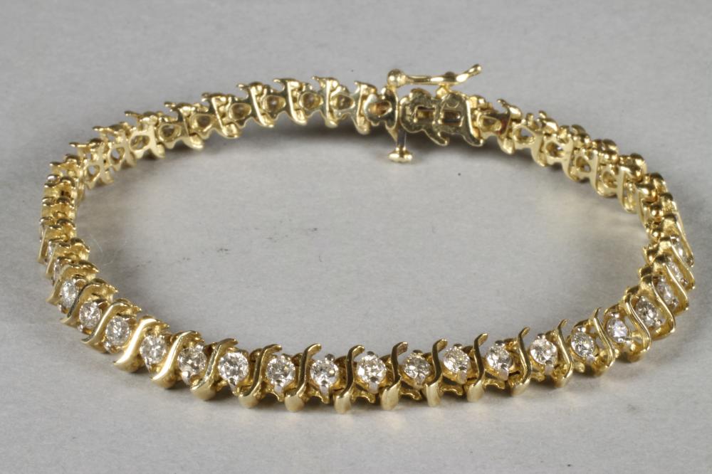 A DIAMOND BRACELET Image