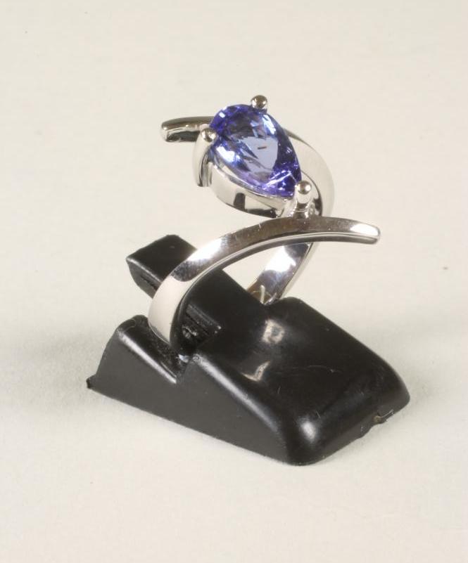 A TANZANITE RING Image