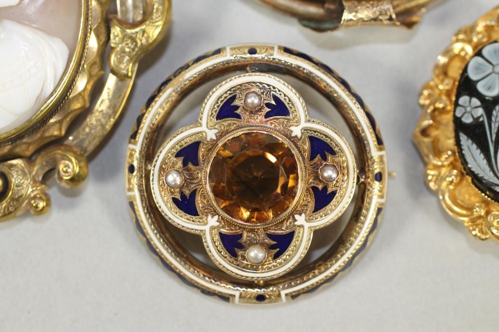 TWO VICTORIAN MOURNING BROOCHES Image