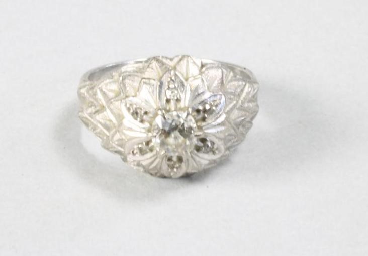 A SOLITAIRE DIAMOND RING Image