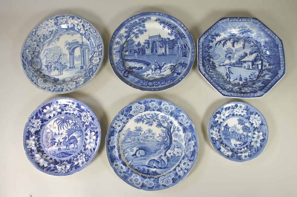 A COLLECTION OF BLUE AND WHITE PRINTED EARTHENWARE Image
