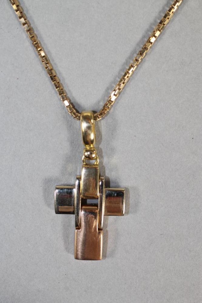 A MODERN ITALIAN 18CT GOLD THREE COLOUR ARTICULATED CROSS PENDANT Image