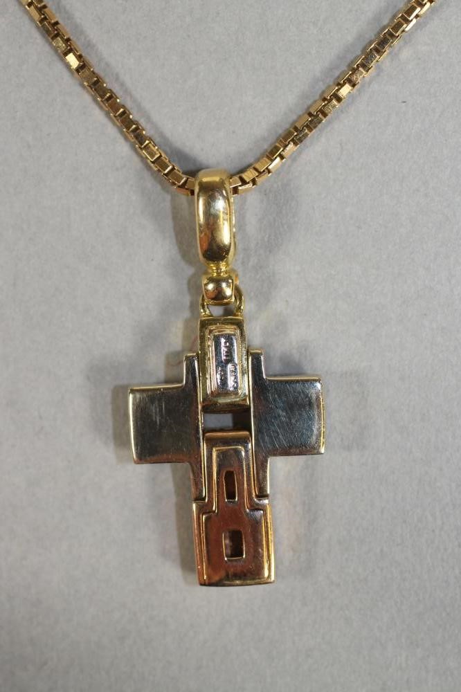 A MODERN ITALIAN 18CT GOLD THREE COLOUR ARTICULATED CROSS PENDANT Image