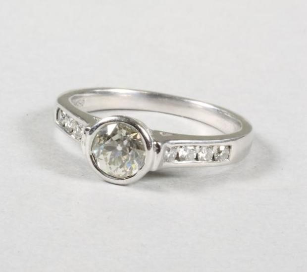 A SOLITAIRE DIAMOND RING Image