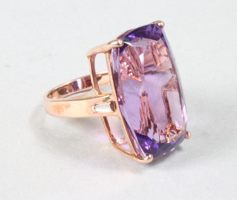 AN AMETHYST COCKTAIL RING Image