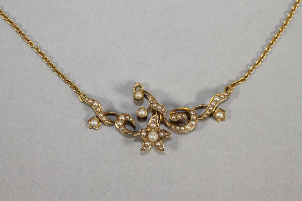 A LATE VICTORIAN 15CT GOLD NECKLACE Image