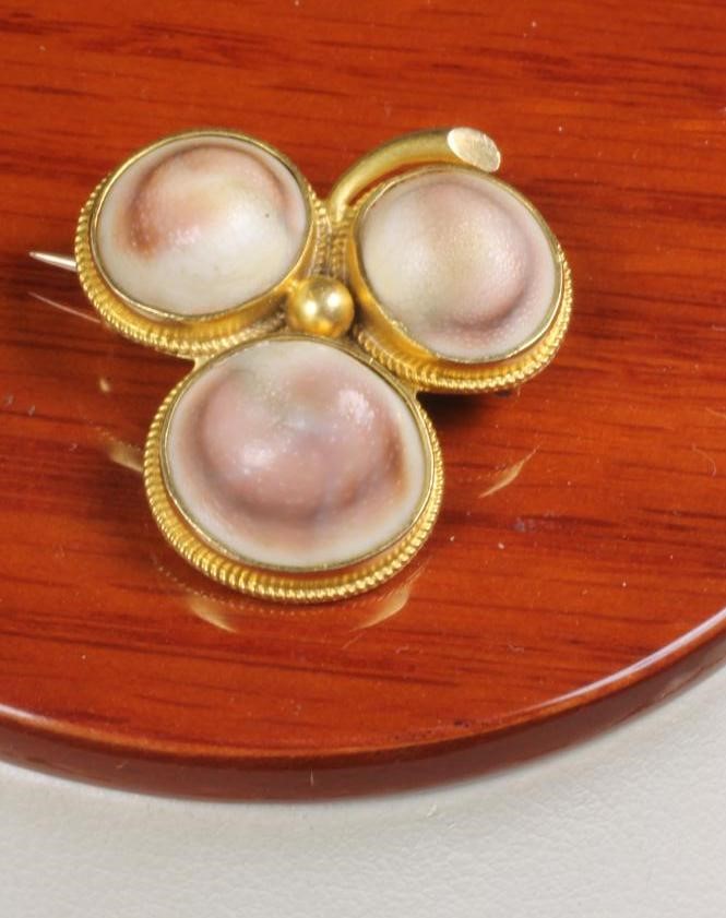 AN EDWARDIAN NECKLACE Image