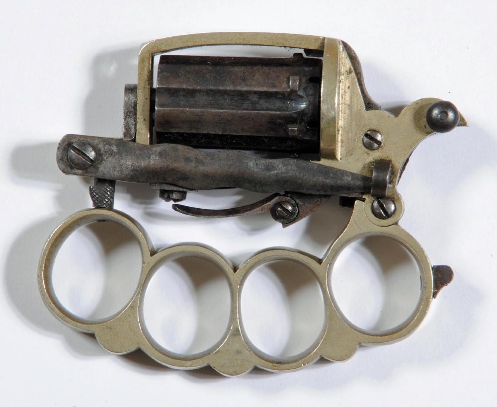 A RARE FRENCH APACHE-TYPE 5MM PINFIRE KNUCKLE DUSTER AND DAGGER REVOLVER Image