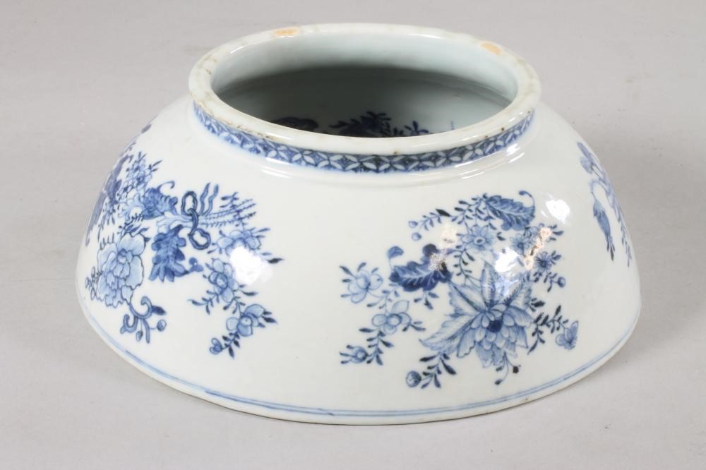A CHINESE PORCELAIN FOOD WARMER of domed circular form Image