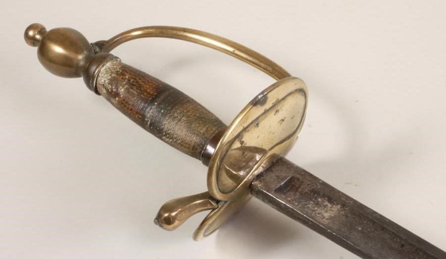 A 1786 INFANTRY OFFICER'S SWORD Image