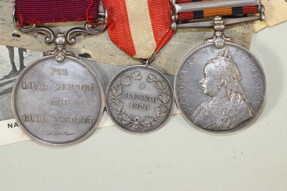 A QUEEN'S SOUTH AFRICA MEDAL Image