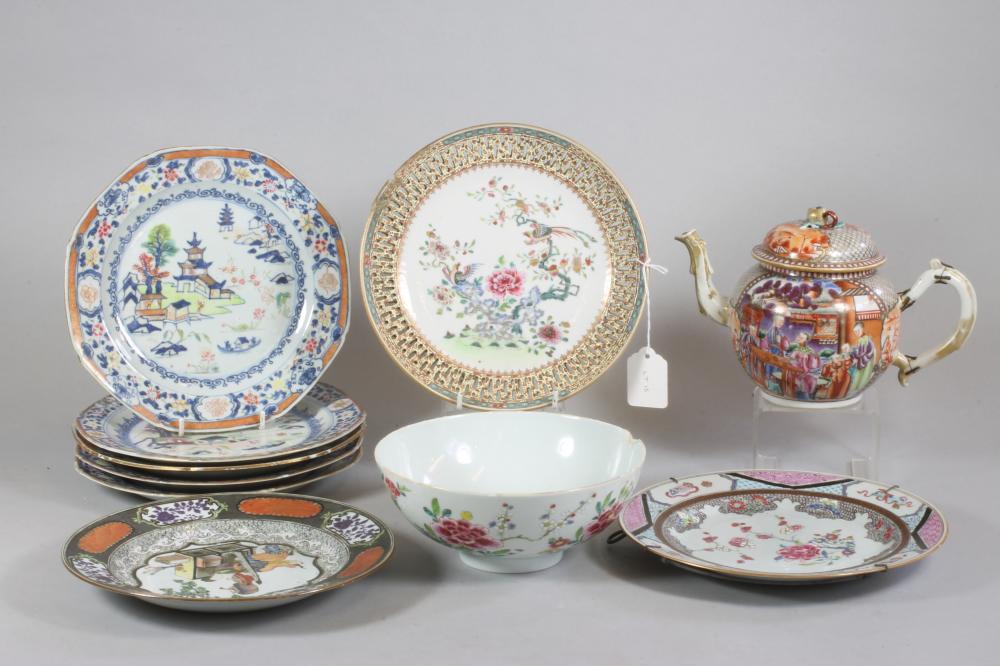 A CHINESE EXPORT PORCELAIN PLATE Image