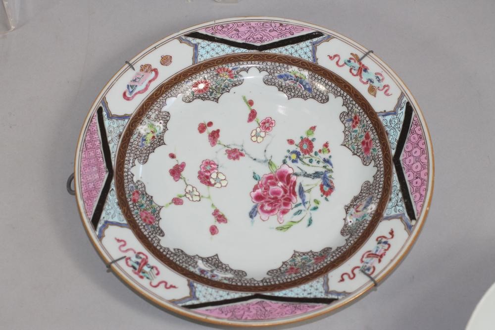 A CHINESE EXPORT PORCELAIN PLATE Image