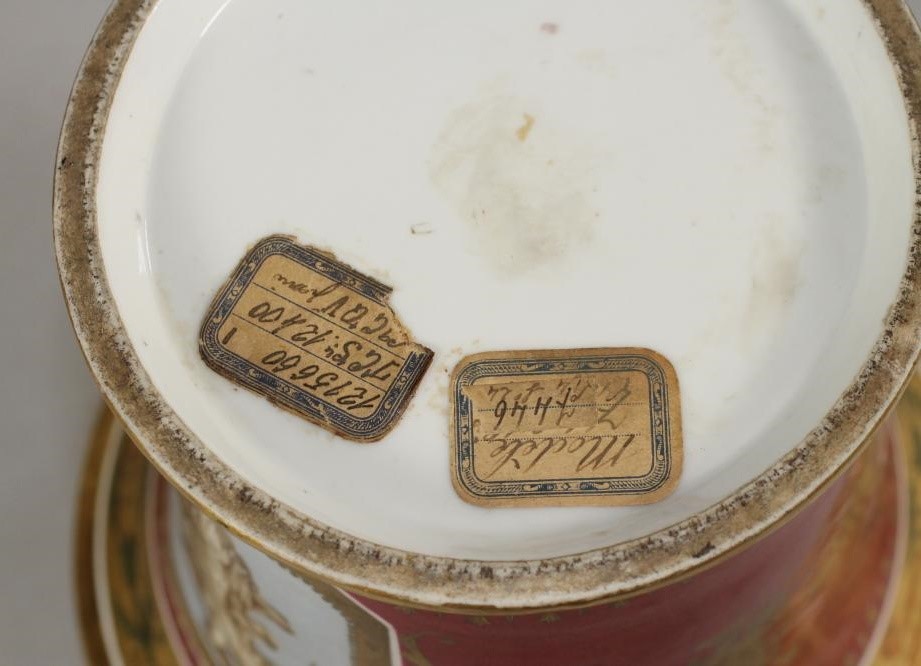A PARIS PORCELAIN CACHE-POT Image