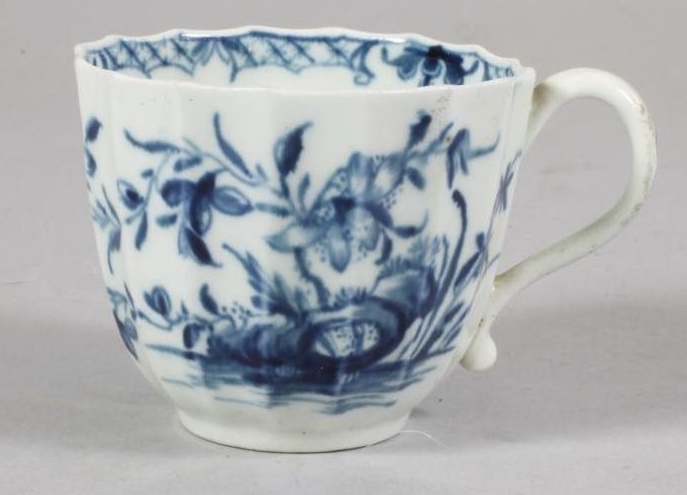 A FIRST PERIOD WORCESTER PORCELAIN FLUTED COFFEE CUP Image