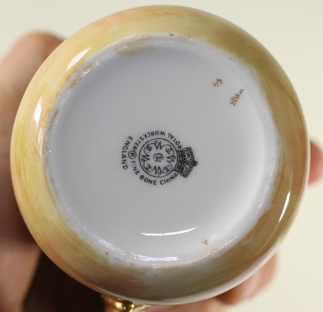 A ROYAL WORCESTER CHINA JUG Image