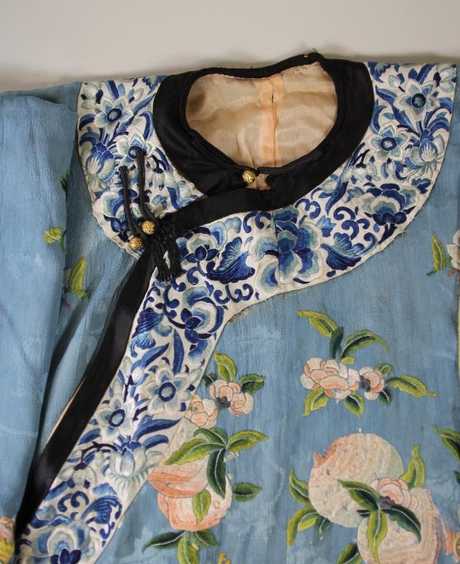 A CHINESE SEMI-FORMAL ROBE Image